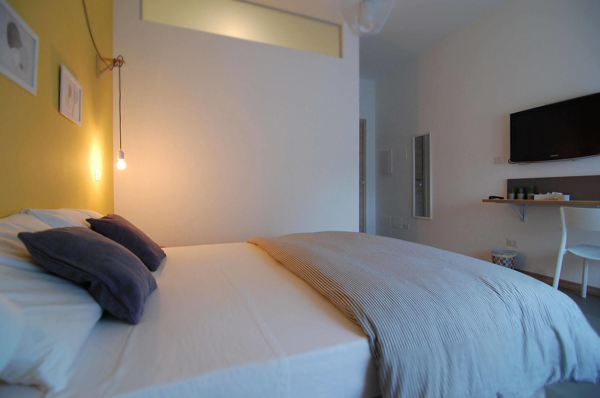 Le Officine Di Via Marsala Bed and Breakfast Legnano Buitenkant foto