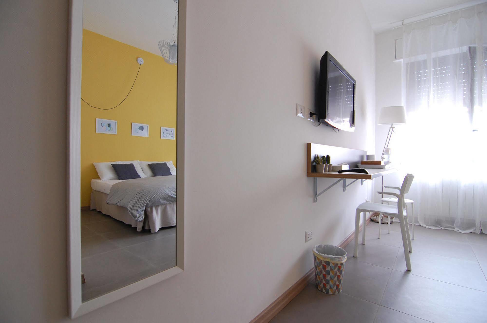 Le Officine Di Via Marsala Bed and Breakfast Legnano Buitenkant foto